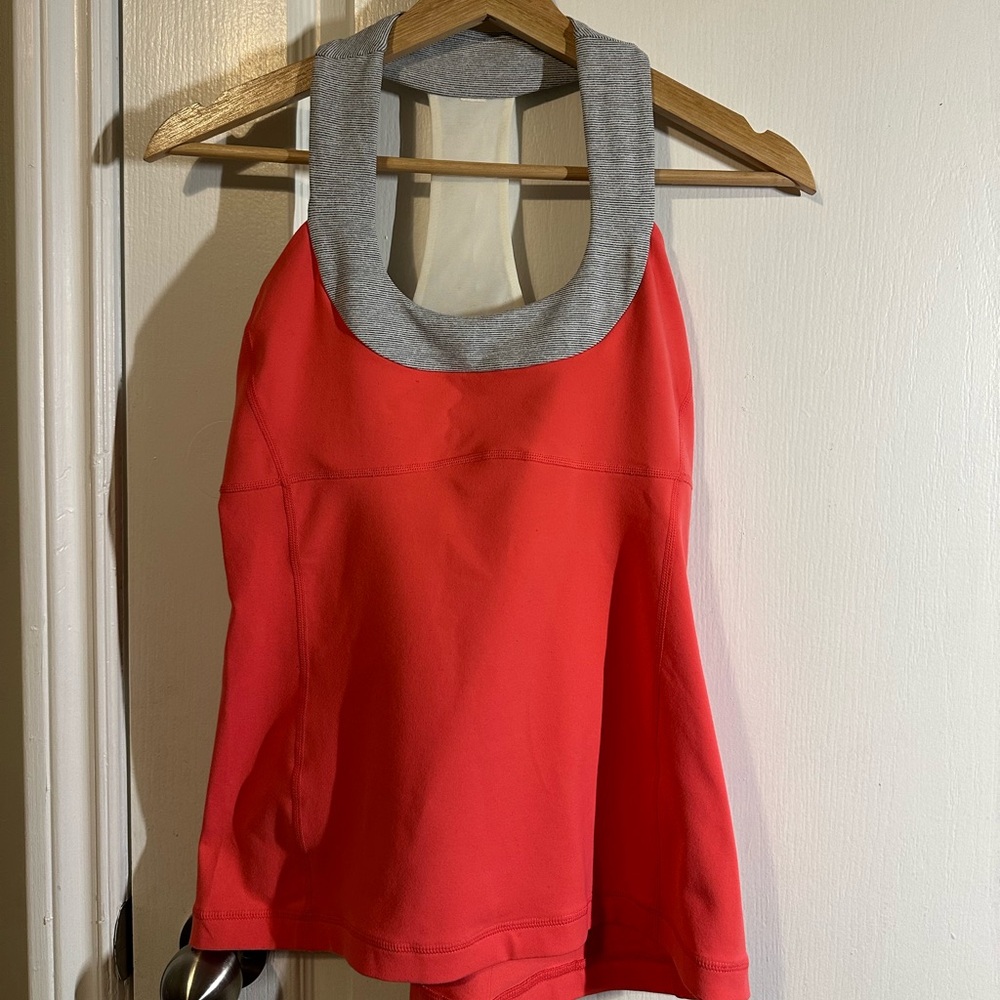 Lululemon Scoopneck Top Size 8 NWT!